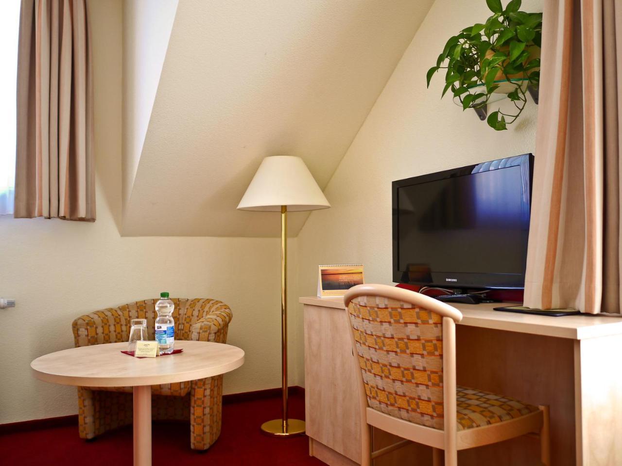 Seehotel Weit Meer Waren  Exterior foto